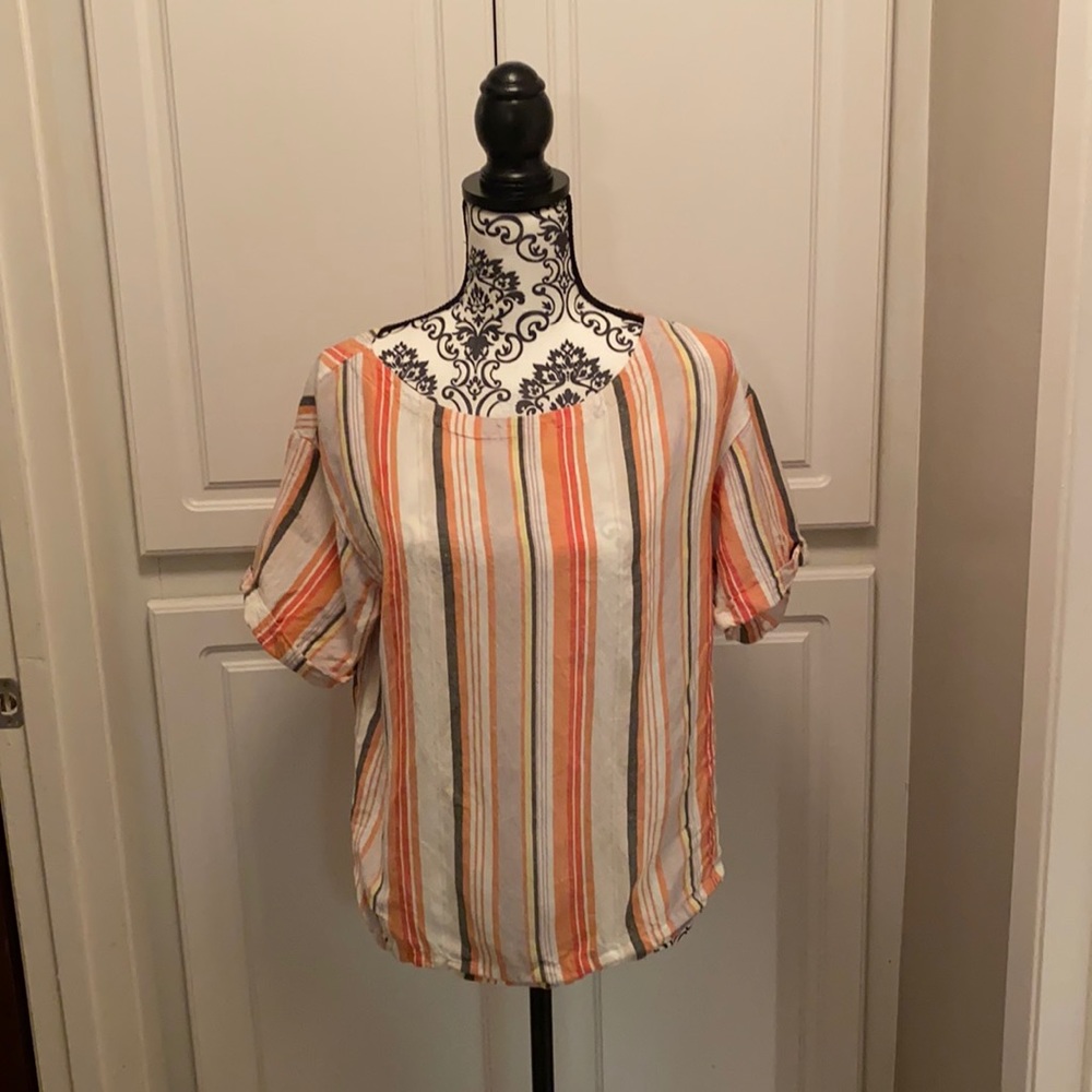 Adorable Ladies M fashionable Blouse.